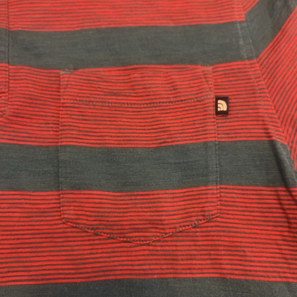 The North‎ Face Polo Shirt Mens Medium  Red Blue Striped Chest Pocket Casual